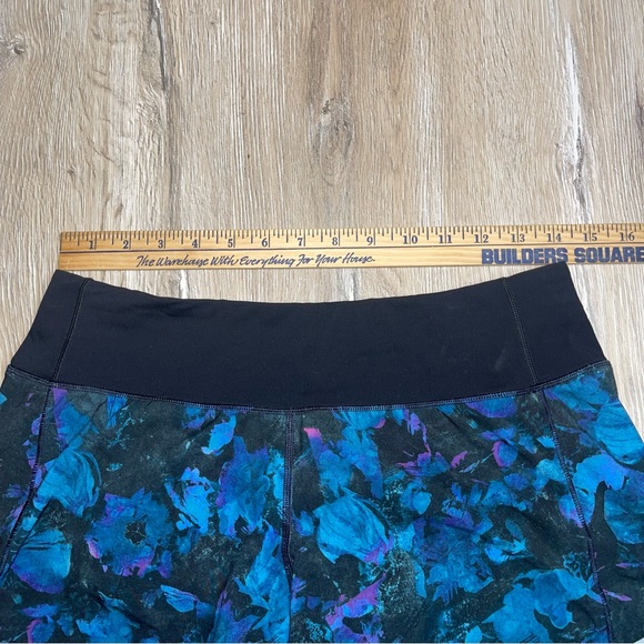 Lululemon Women’s Sz 6 SPEED UP SHORT 2.5" Floral Shift Blue Multi Black Run. - Picture 13 of 14